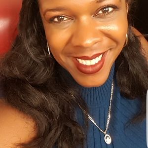 Meet your Posher, Iris